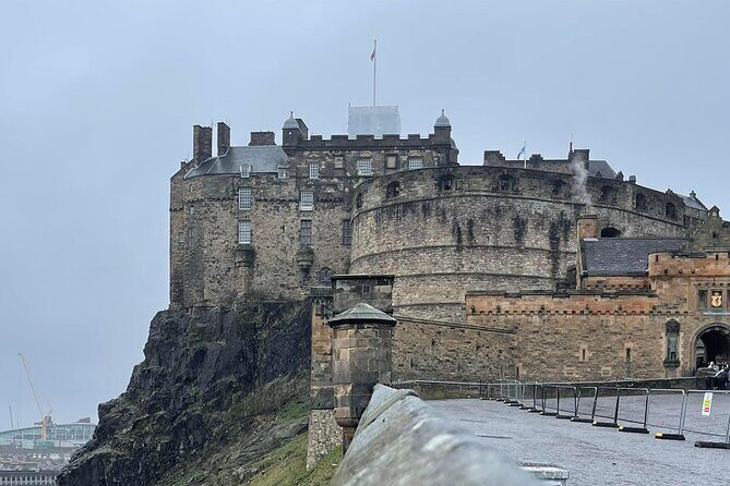 Private Executive Edinburgh Airport transfers to Edinburgh City - Door-to-door drop-offs across Edinburgh