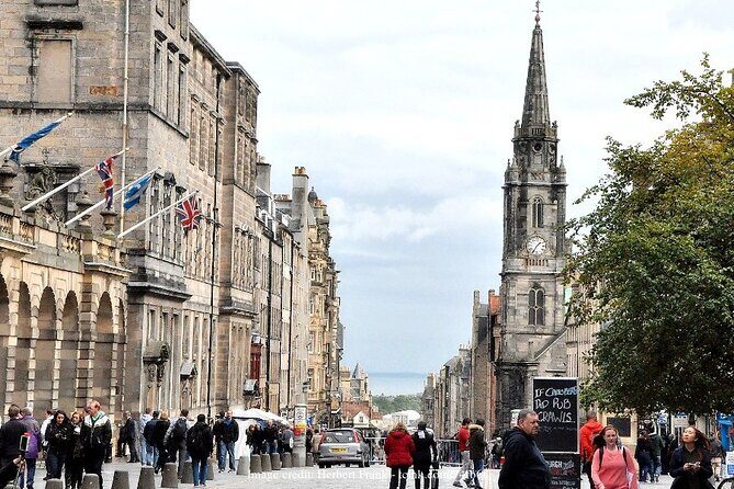 Private Full-Day Walking Tour in Edinburgh with Edinburgh Castle - Key Points Before You Go