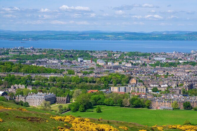 Private Half Day Tour of Edinburgh in a Black Cab - Edinburgh Castle: Icon Views Plus Budget for Entry