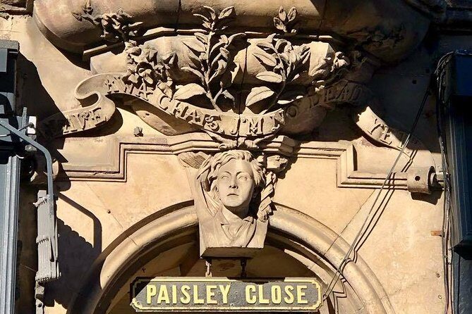 Private Old Town, Edinburgh Walking Tour - Bakehouse Close: architecture, quiet, and film-location storytelling
