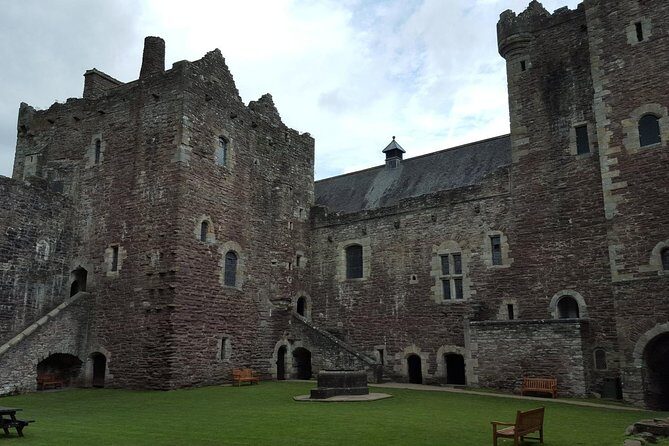 Private Outlander Day Tour from Edinburgh - Midhope Castle (Lallybroch): the star stop, with seasonal caveats