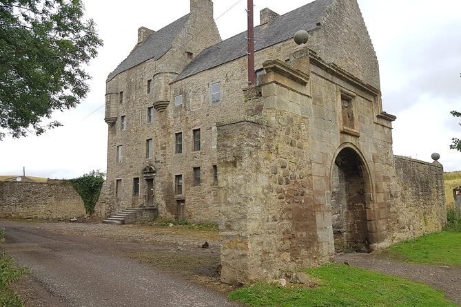 Private Outlander Tour from Edinburgh - Linlithgow Palace: quick Wentworth prison photostops that still pay off