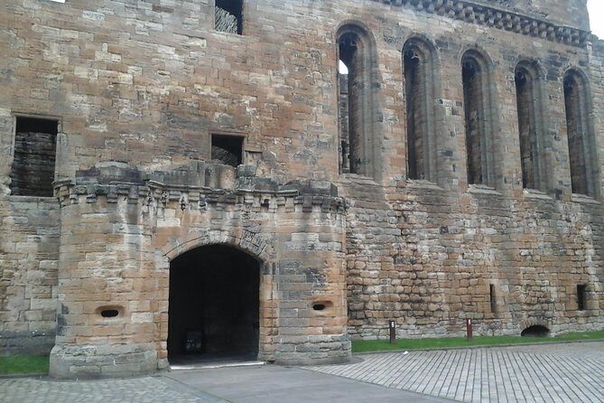 Private Outlander Tour from Edinburgh - Blackness Castle on the River Forth: Fort William energy without the crowd chaos