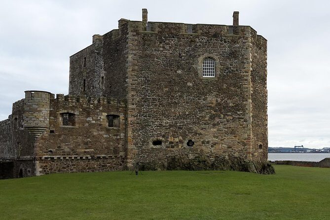 Private Outlander Tour from Edinburgh - Culross as Cranesmuir: cobblestones, Claire’s herb garden, and a slower pace