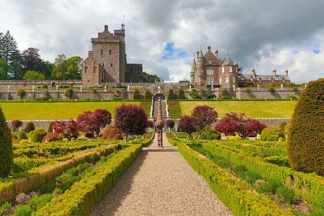 Private Outlander tour from Glasgow or Edinburgh - Doune Castle as Castle Leoch: big set energy, real stone walls