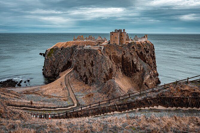 Private Tour - Edinburgh to St Andrews, Dunnottar Castle & Dundee - South Queensferry: 15 minutes for history and the Forth bridges