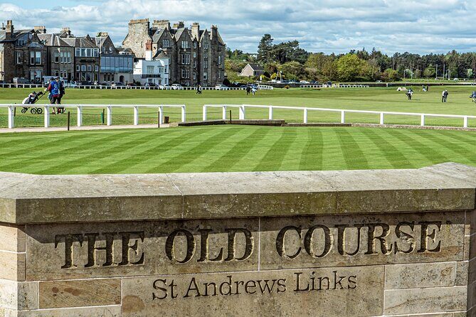 Private Tour - Edinburgh to St Andrews, Dunnottar Castle & Dundee - St Andrews: ruins, Scotland’s first university, and the oldest golf links