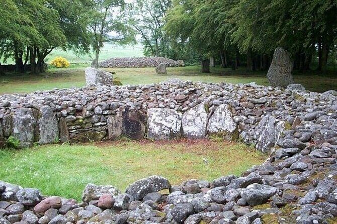 Private Tour to Loch Ness Culloden Battlefield Clava and Cawdor - Urquhart Castle: ruins, views, and enough time to slow down