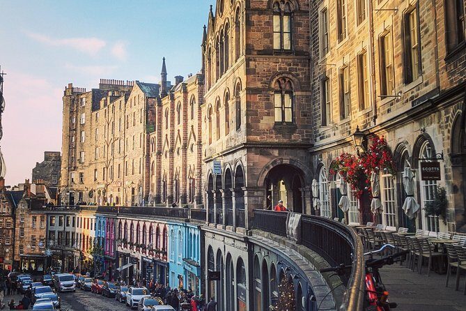 Private Walking Tour: Edinburgh Highlights, including entry to Edinburgh Castle - Greyfriars Bobby and the quick photo moment you’ll actually want