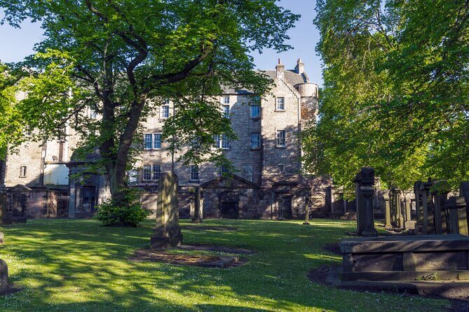 Private Walking Tour in Edinburgh: Harry Potter Inspirations - Starting at Edinburgh City Chambers: handprints and Royal Mile energy