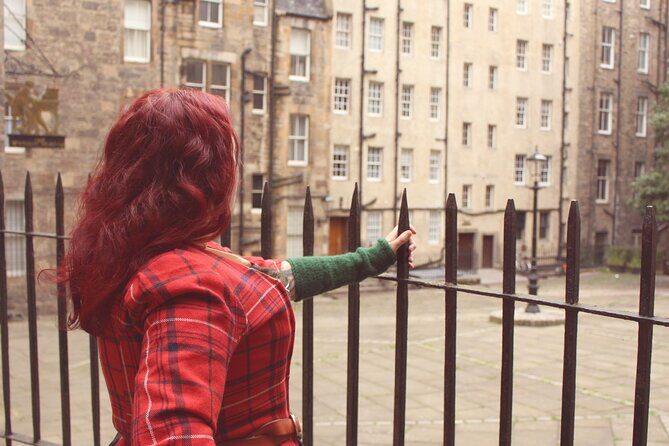 Rebel!Rebel! Jacobite Tour - Outlander's Scotland - Parliament Square and Makars Court: Scotland on a human scale