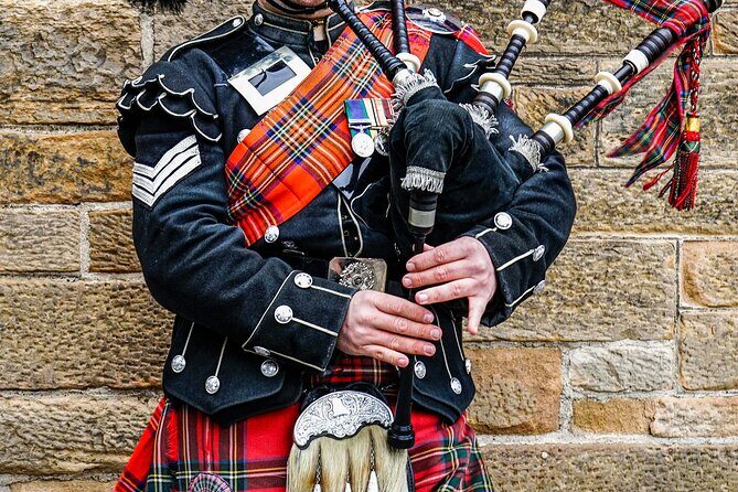 Royal Mile, Edinburgh Walking Tour with Audioguide - Holyrood Abbey to the start of your stories
