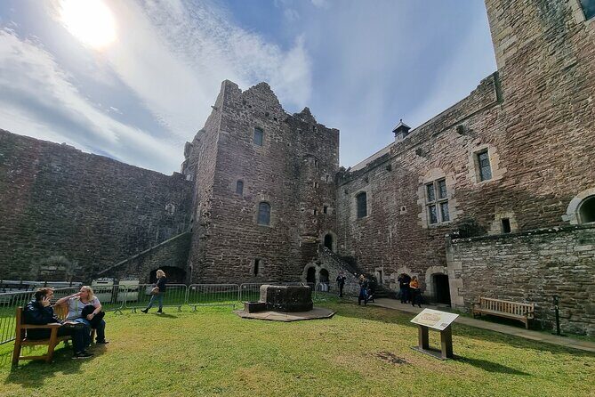 Scottish Castles & Whisky Tour - How the 10 Hours Work: Pickup, Minivan Comfort, and Timing