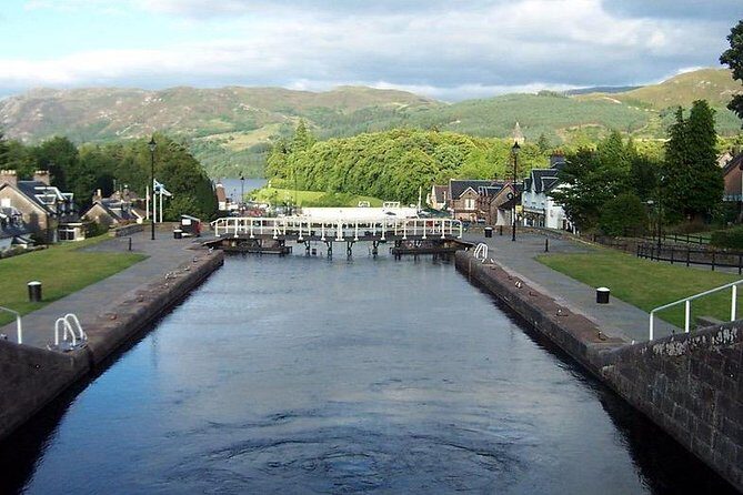 Scottish Highland Day Tour from Glasgow - Kilmahog Woollen Mill: meet and feed Highland cows