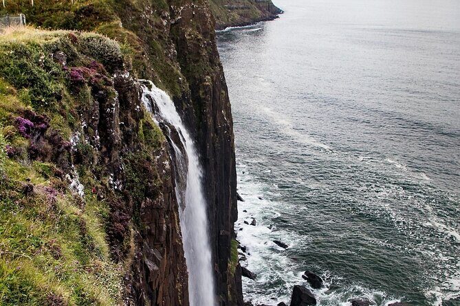 Skye Fairy Pools/ Fairy Glen/ Kilt rock / Old Man Storr - Portree lunch and harbor time for real life breaks
