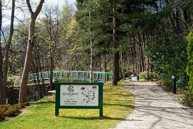 Speyside Whisky Trails from Inverness - Glenfiddich: award-winning single malt and a terrace above Robbiedhu Burn