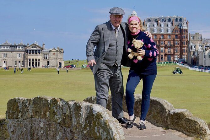 St. Andrews & The Old Course Private Day Tour from Edinburgh - The Old Course itself: Swilcan Bridge and Hell Bunker without chasing tee times