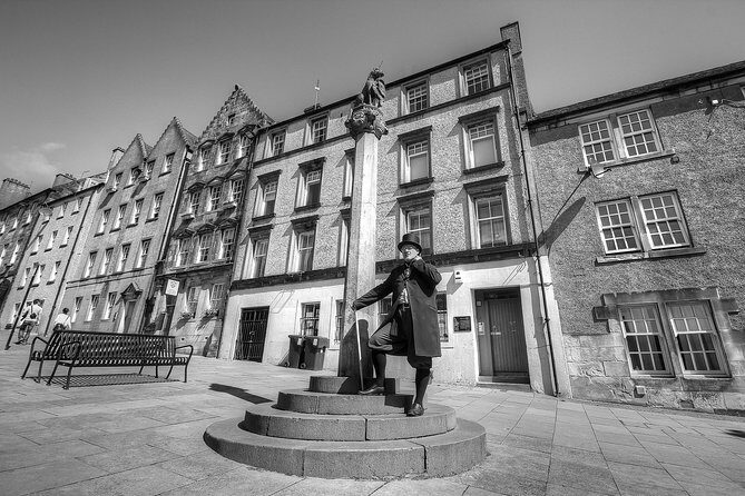 Stirling Castle and the Secrets of the Old Town Private Tour - Pacing and comfort: what to expect from a city hill + multiple stops
