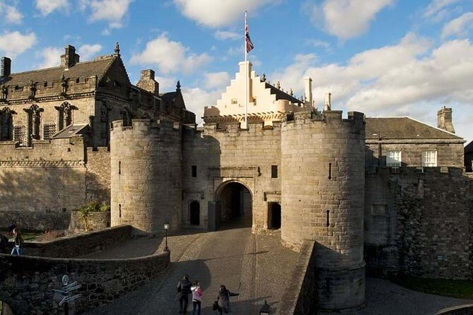 Stirling Castle The Trossachs & Loch Lomond - Why this day works: Stirling Castle to Loch Lomond in one push