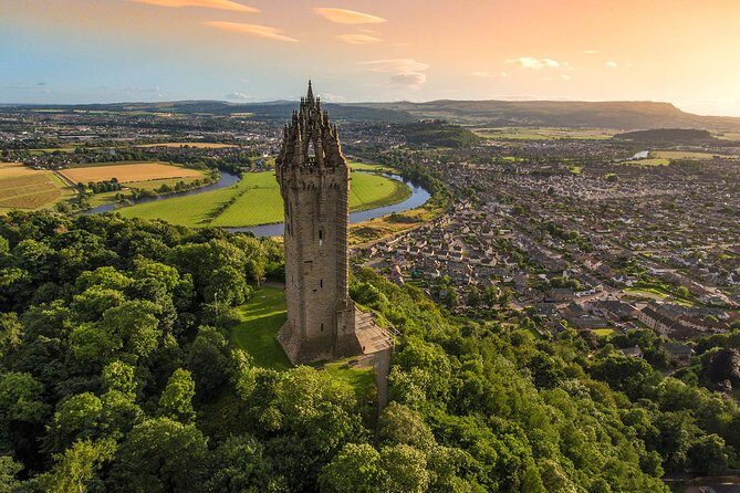 Stirling, Highlands & Distillery in Spanish - From St Andrew’s House to the Highlands: how the day starts