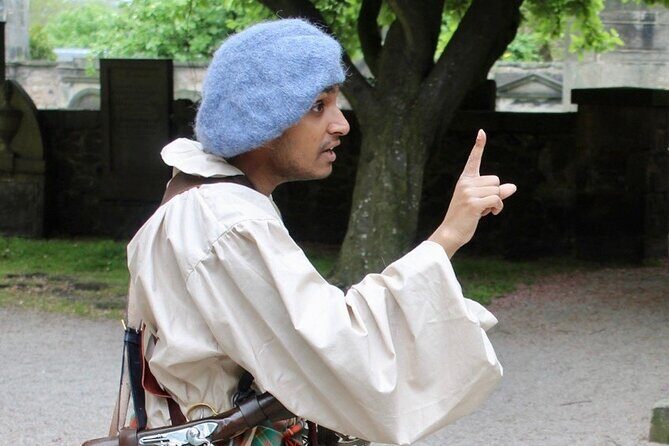 The History Behind Outlander Tour - Chessel’s Court and Deacon Brodie: the mischief side of dangerous Edinburgh