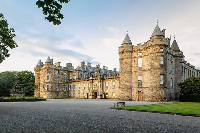 The King's Gallery, Palace of Holyroodhouse - Key things I’d notice right away