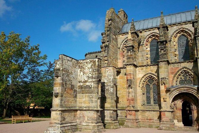 The Royal Military Tattoo Edinburgh City Tour Rosslyn Chapel and Dinner - Getting oriented in Edinburgh’s Old Town (and why that matters)