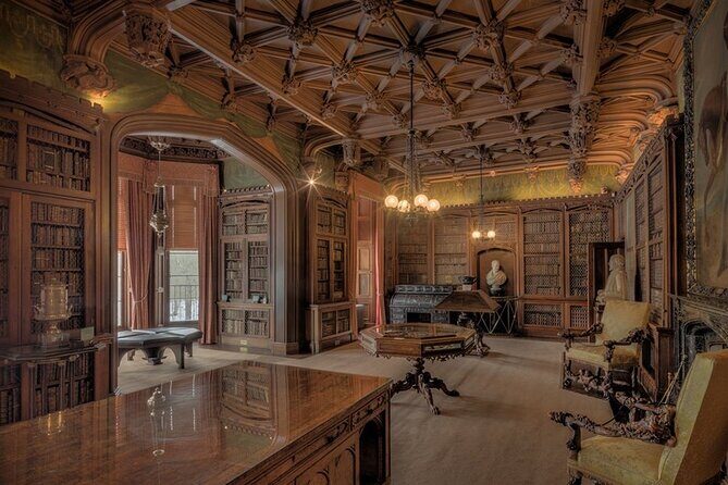 The Scottish Borders Full-Day Private Tour in a Luxury Minivan with Local Guide - Traquair House: A Living House with Mary Queen of Scots Connections