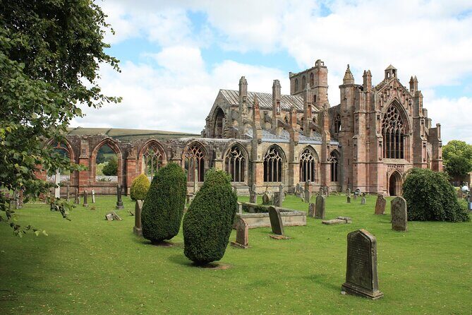The Scottish Borders Full-Day Private Tour in a Luxury Minivan with Local Guide - Scott’s View Over the Eldon Hills: The Short Break That Makes the Day Click