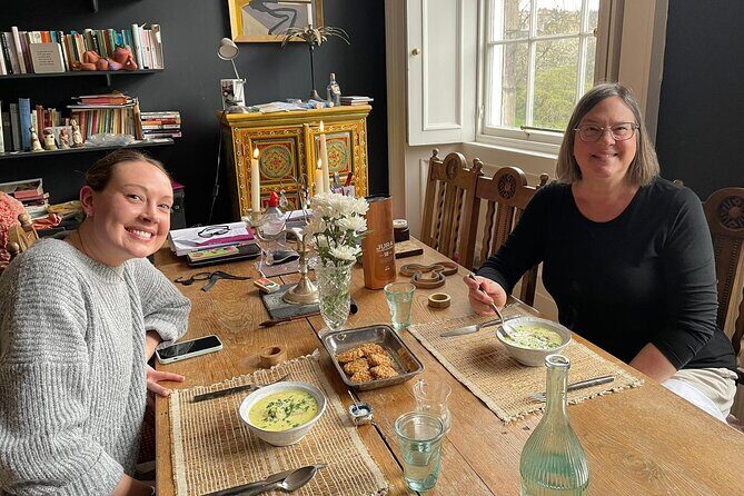 Traditional Scottish Cooking Class & Dinner with Edinburgh Local - Haggis Dinner in the Living Room: Meat or Vegetarian, Big Scottish Moment