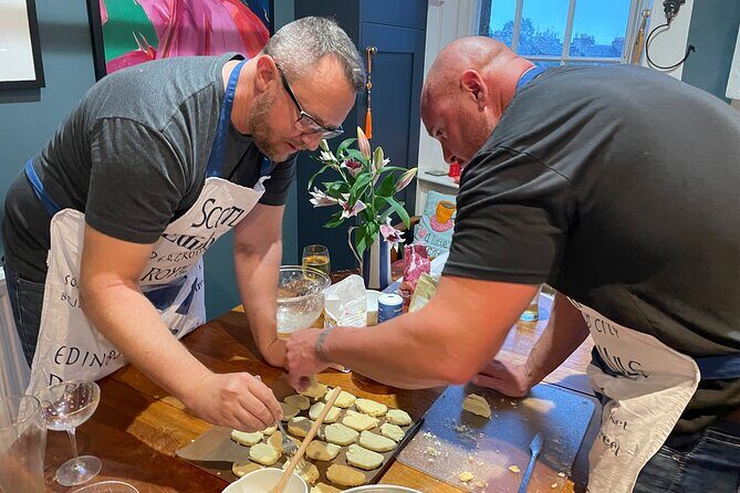 Traditional Scottish Cooking Class & Dinner with Edinburgh Local - The Welcome Course: Cheese Oatcakes and Rhubarb-Ginger Gin Liqueur