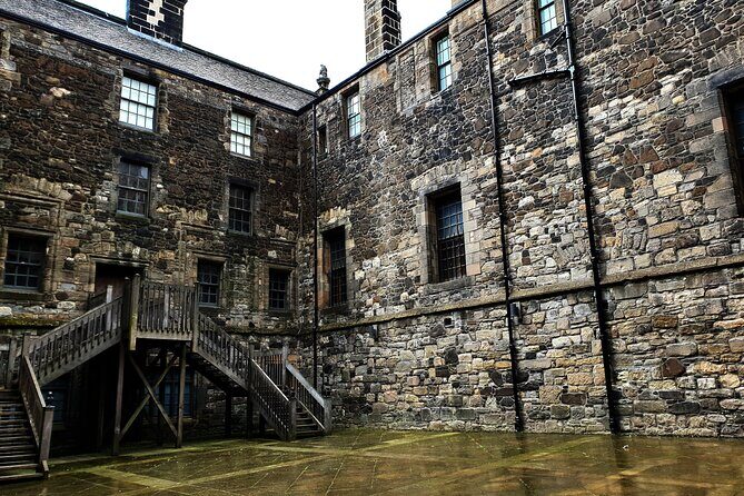Wallace monument, Stirling Castle, Linlithgow Palace Private Tour - William Wallace Monument: The Tower Climb and the Independence Story
