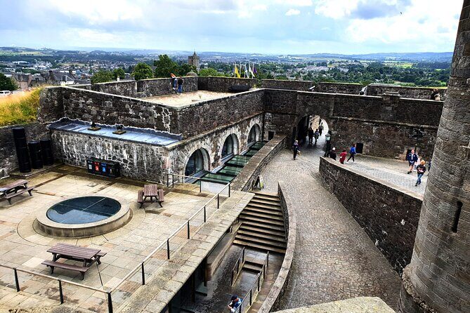 Wallace monument, Stirling Castle, Linlithgow Palace Private Tour - Linlithgow Palace: Ruins, Royal Rooms, and a Lochside Pause