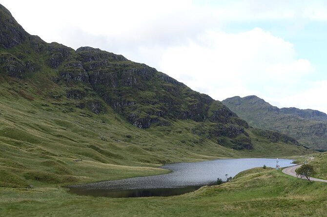 West Coast Lochs & Castles Tour - from Glasgow - Kilchurn Castle to St Conan’s Kirk: Ruin Views, Cow Photos, and a Donation Church