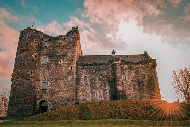 West of Scotland Cultural Tour - Private rides from Glasgow with WiFi, air-con, and real flexibility